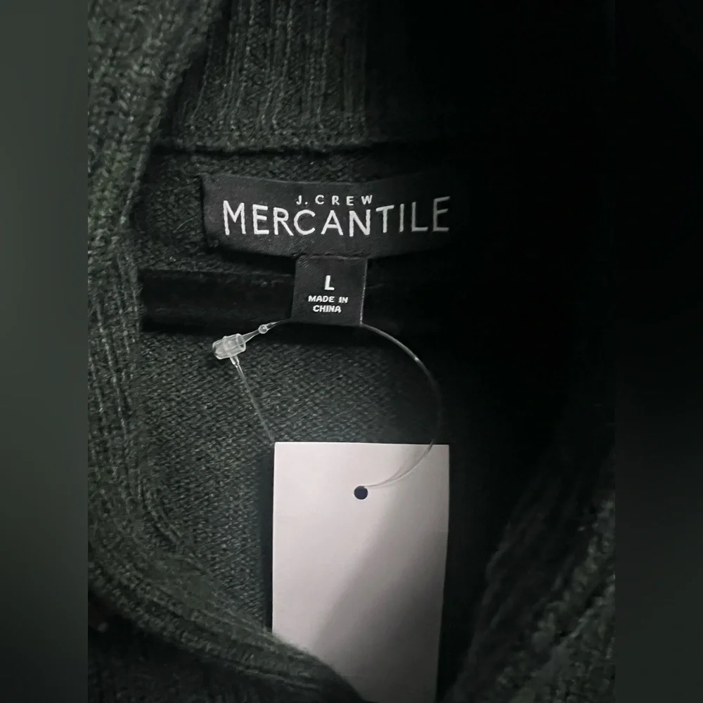 NWT J. Crew Mercantile Men’s 3-Button Sweater Pullover Green Size LG Wool/Nylon.